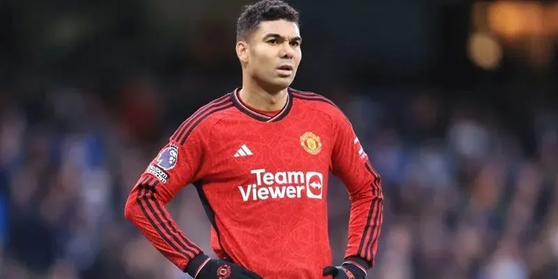 Tiền vệ phòng ngự Casemiro hưởng lương khủng tại Manchester United