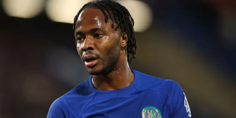 Chân dung ngôi sao chạy cánh Raheem Sterling 